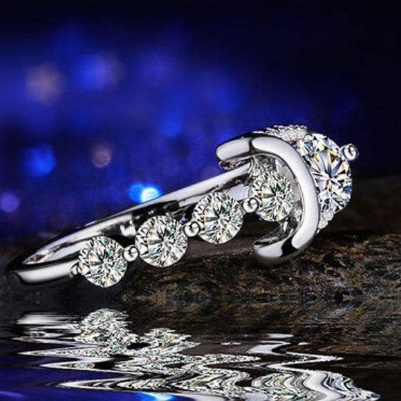 Creative Cut 925 Silver Wedding Ring Size 6-10 - Picture 5 of 11